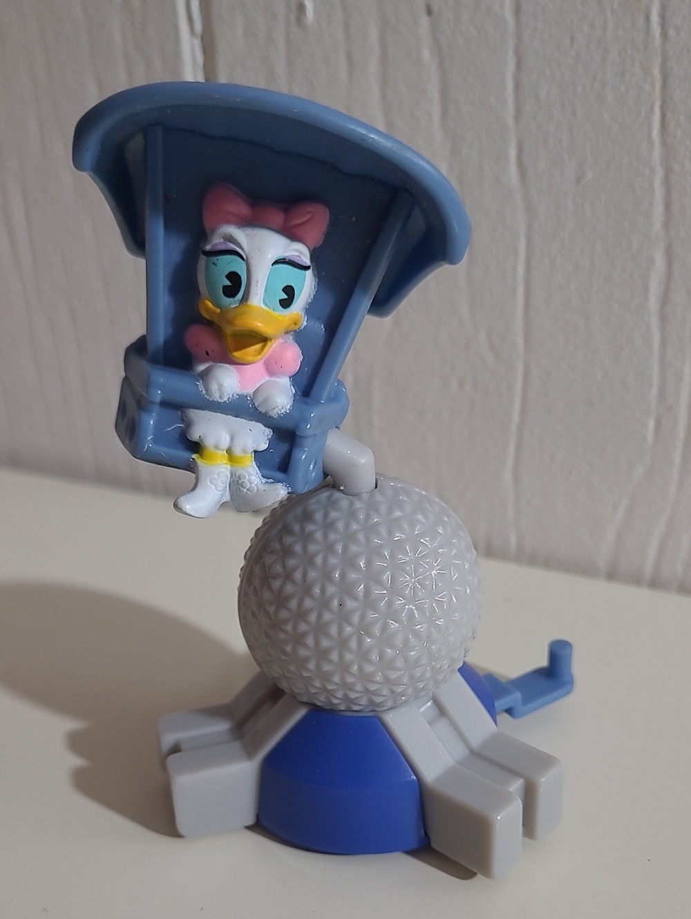 2022 McDonald's Happy Meal Toy Daisy Duck Soarin’ Around The World